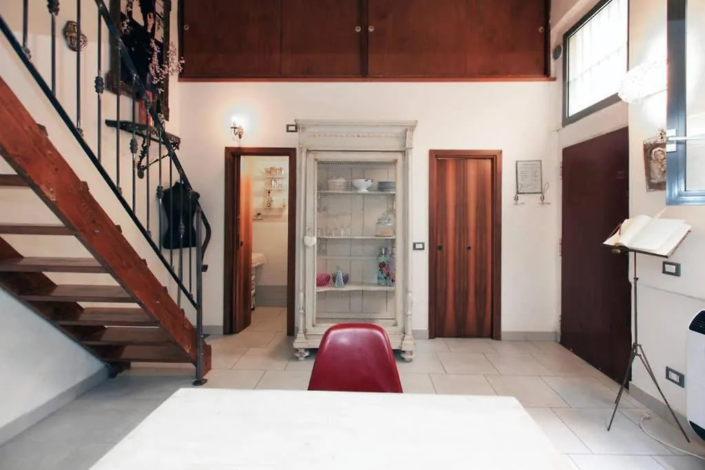 Chic Mini Loft Apartment Milan